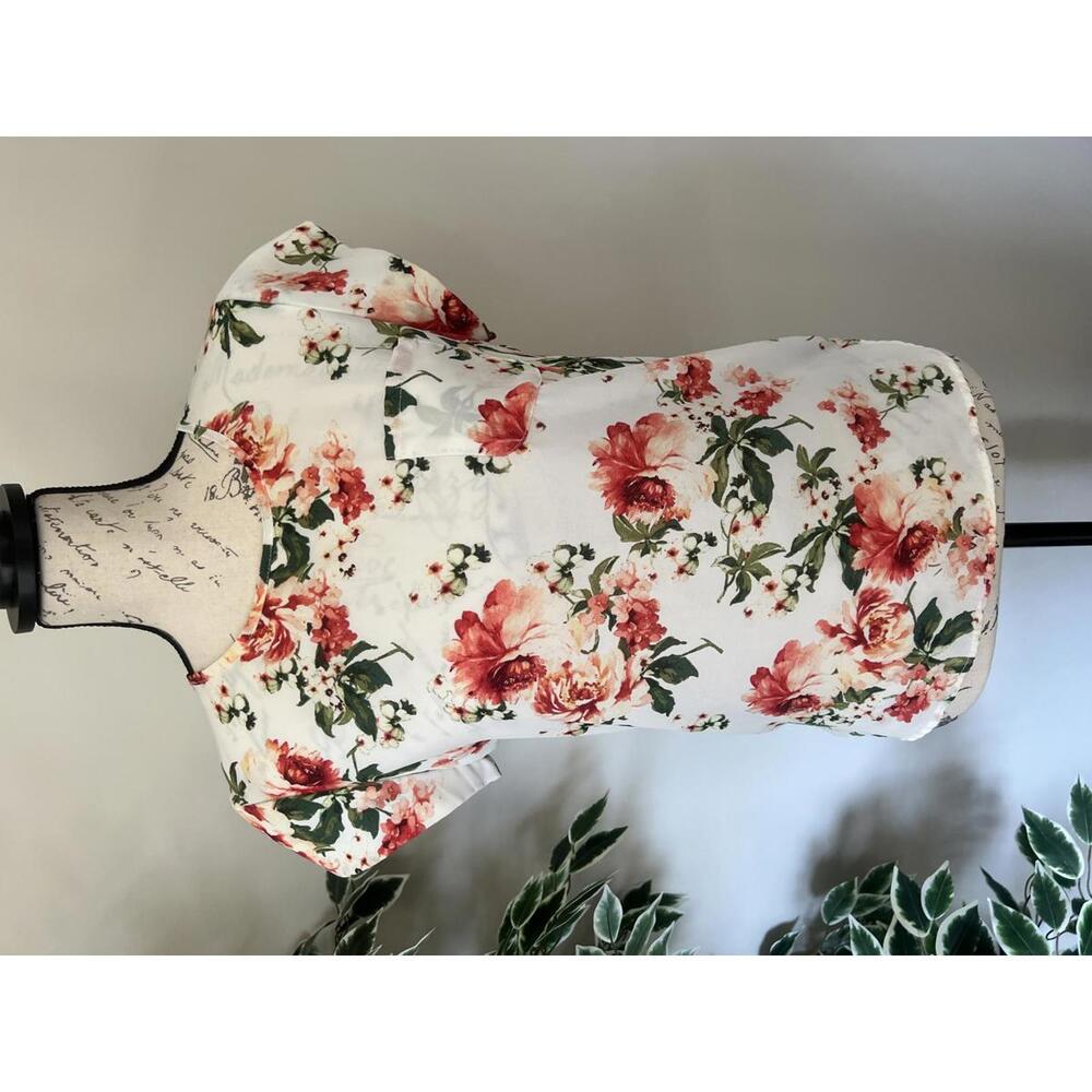 Lily White Floral Print Women's Blouse, Size Small